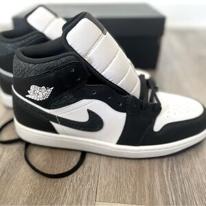 Brand new , never worn, Air Jordan 1 MID SE. Size 11.5